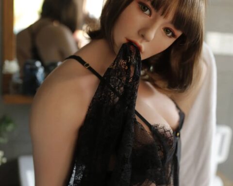 Natalia - Thick Sex Doll with Short Hair - 165cm/5ft5